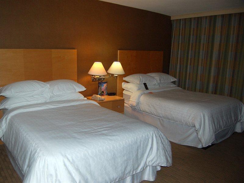 Sheraton Tucson Hotel & Suites Extérieur photo